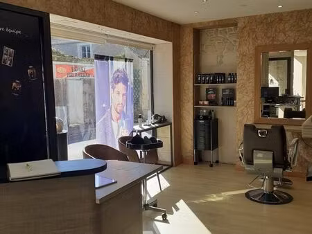 local commercial centre ville descartes