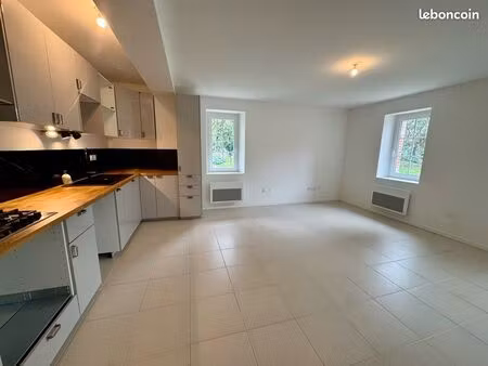 appartement 2 chambres avec jardin de 185m2