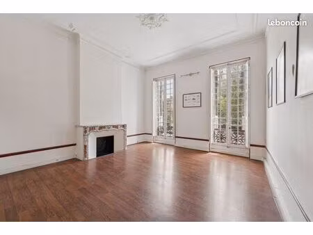 loue local de 4 bureaux - 100 m2 - rénové - cours joseph thierry 13001 marseille