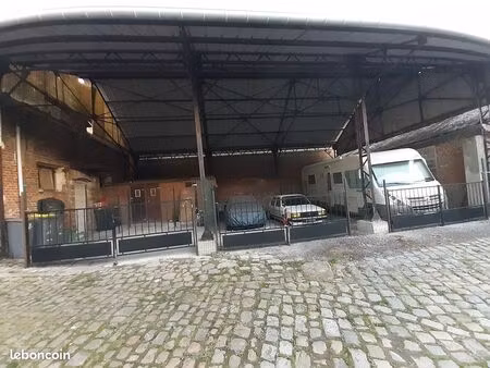 places parkings et locaux vides