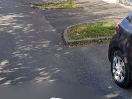 place de parking extérieur chr