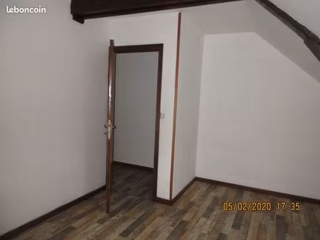 petite maison centre bourg avec jardinet