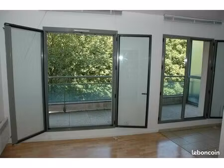 lille marcq-en-baroeul st-maur grand studio 24 m2 ; 500 euros par mois avec terrasse 8 m2 