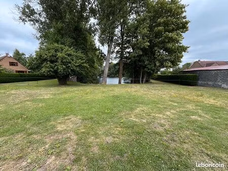 terrain 703 m² merignies