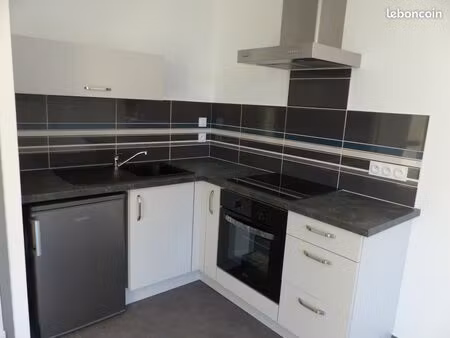 t2 rdc +garage   fougères  particulier