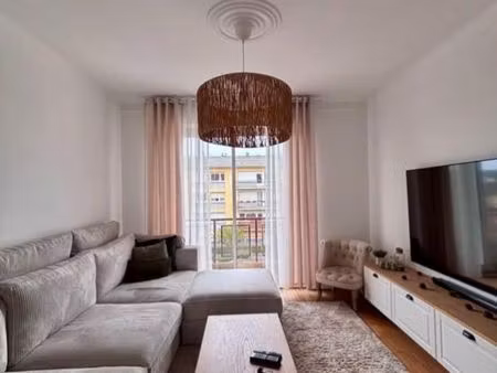 appartement rénové avec jardin  garage et combles privatifs