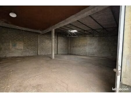 local de 230m2 sur dax