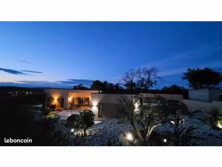 villa d’architecte 2023 : le luxe contemporain avec vue spectaculaire