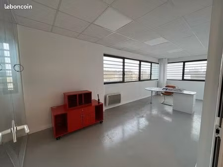 bureaux 187 m²