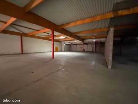 local commercial / entrepôt de 2000m2