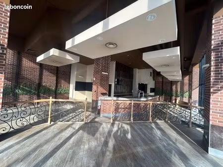 local commercial 158 m²