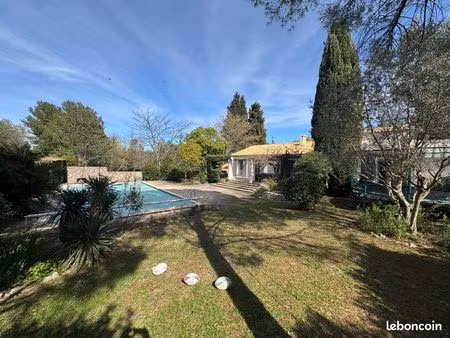 maison de 5 chambres de 180m2 hors dépendances