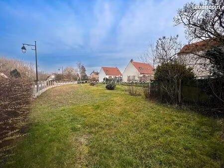 terrain 332 m² pontarme