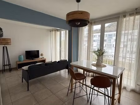 appartement t3 rénové avec balcon à saint-martin-d’hères