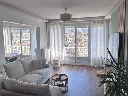 t3 72 m2 rénové - balcon - garage - cave-vue dégagée - firminy