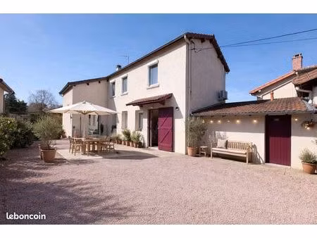 maison 6 pièces 141 m²