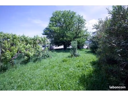terrain 700 m² launaguet