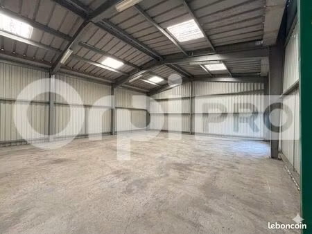 local d'activité 80 m²