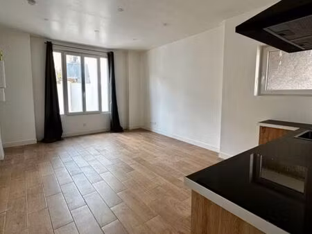 location t2 pézenas