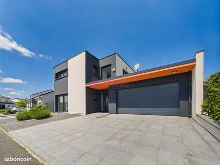 maison 7 pièces 146 m²