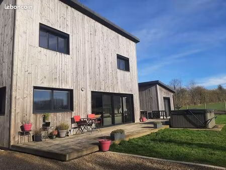 maison 5ch / 2sdb sur 1500m2 de terrain clos