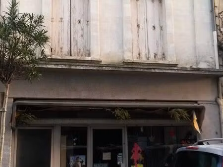 immeuble à rénover - 4apts - 1 local