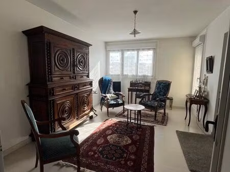 appartement t3-t4 lumineux – environ 70 m² – proche centre-ville de riom