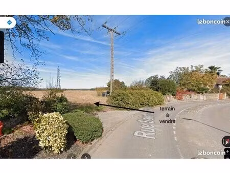 terrain constructible viabilisé 1 600m²