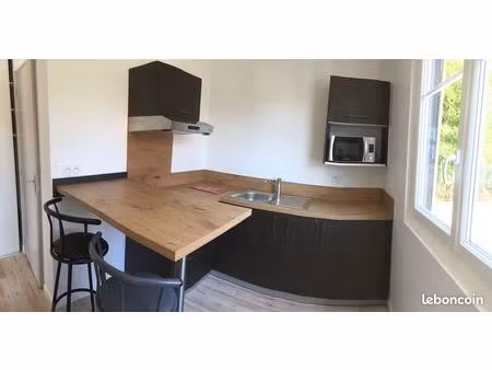beau studio meublé 24m²