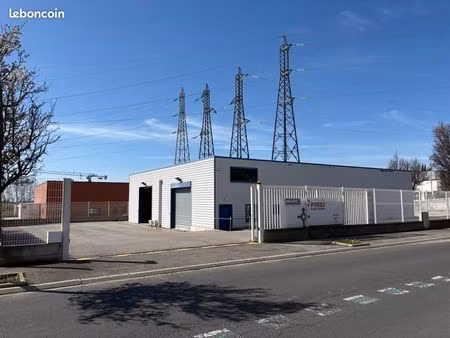 hangar - bâtiment industriel