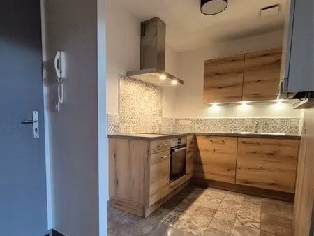 appartement grand t2 dans immeuble de caractère sur faulquemont