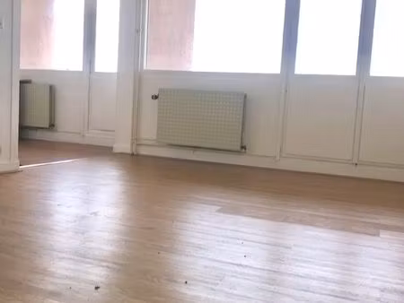 studio 27m2 chauffage et eau comprises dans les charges