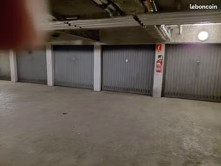 garage box fermé securisé