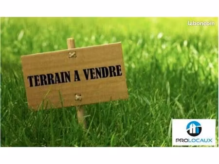 terrain 4500 m² coudun