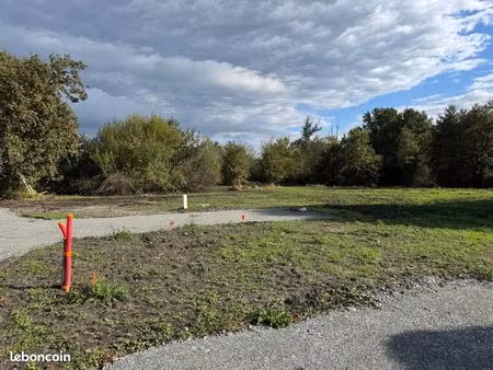 terrain 530 m² mios