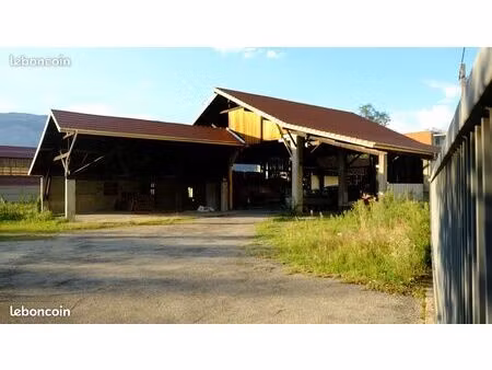 grand entrepôt domène