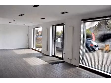 handelgelijkvloers/kantoor van 76 m² met veel lichtinval in stevoort