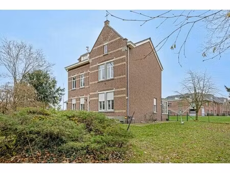 authentieke pastorie  stijlvol gerenoveerd met comfort