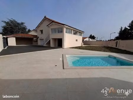 maison 9 pièces 231 m²