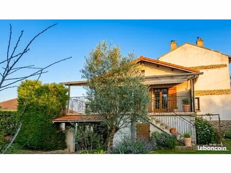 maison 135 m² rénovée – 4 chambres – terrain 700 m² – dépendances – saint-chamond sainte-m