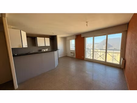 location appartement 2 pièces 43 m² à les sables-d’olonne (85100)