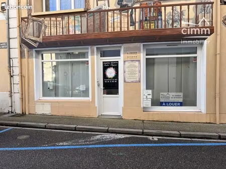 local 52 m² saint-étienne-de-saint-geoirs