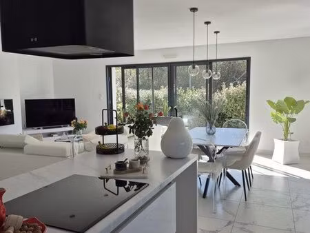 maison contemporaine lumineuse à montreuil-juigné