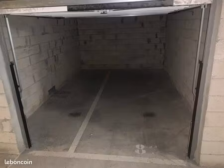 grands box garages en sous-sol 15 5m2