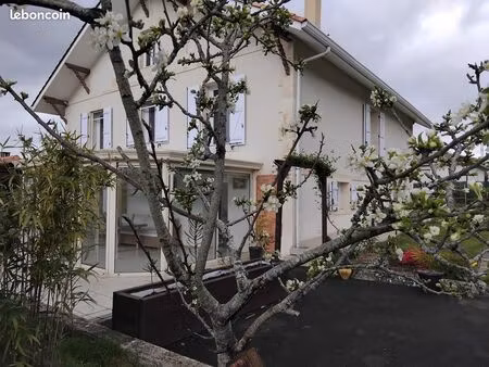 maison 200 m² centre-bourg belin-beliet