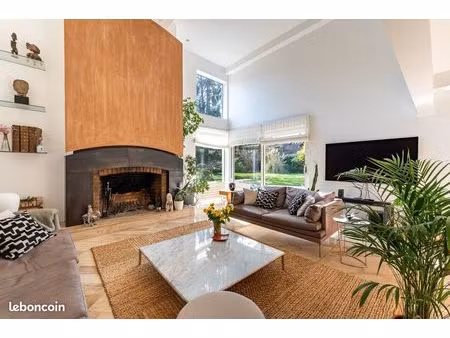 propriété 7 pièces 302 m²