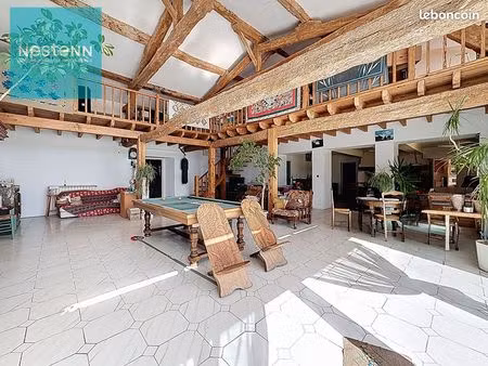maison 10 pièces 331 m²