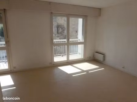 studio 1 pièce 28 m²