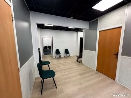 cabinet dans centre de bien-être