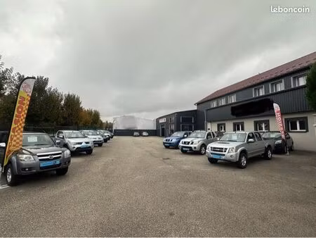 local commercial showroom atrlier